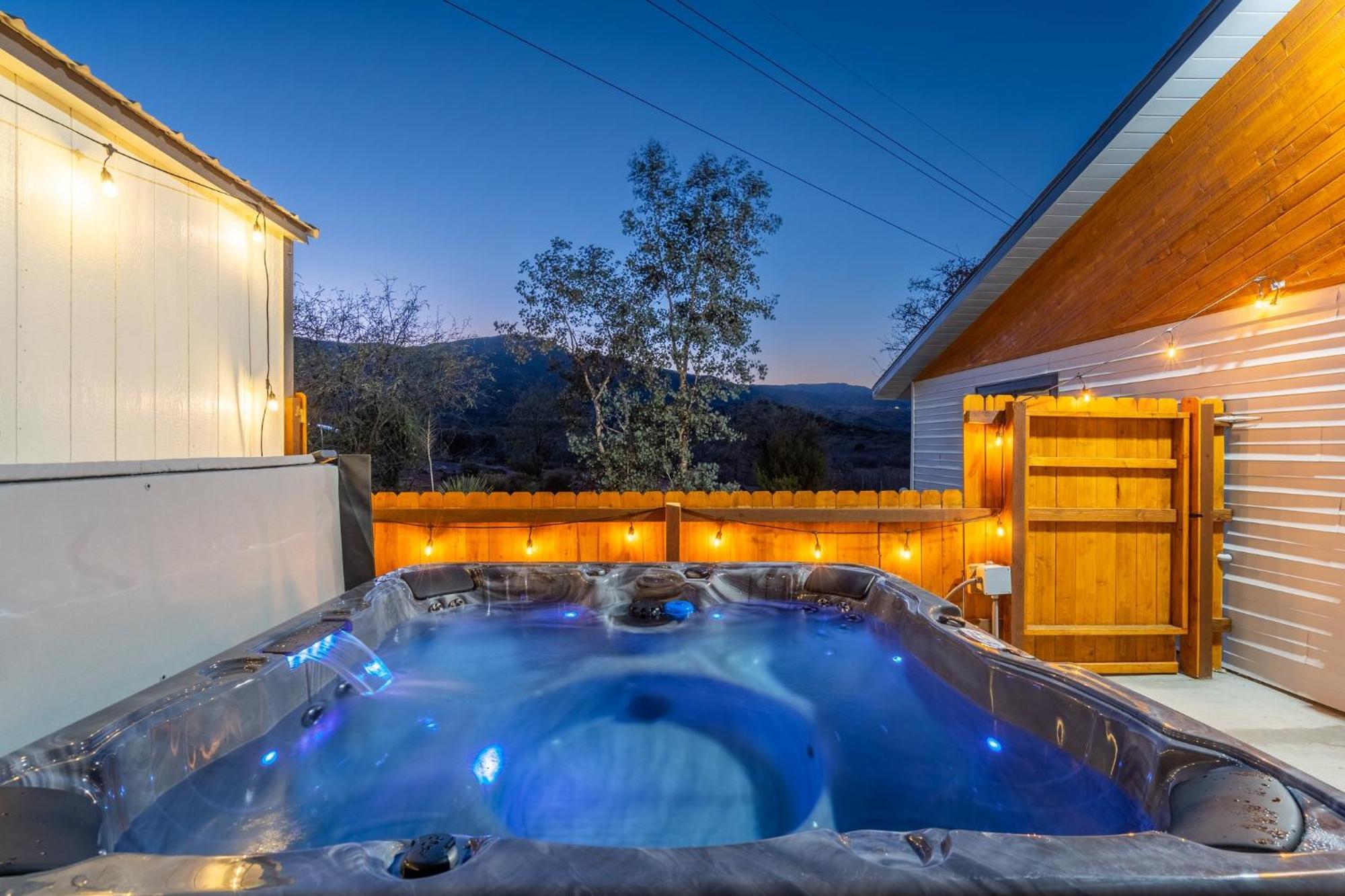Mountainview Zen Retreat With Hot Tub, Game Room, Close To Old Town Котънууд Екстериор снимка
